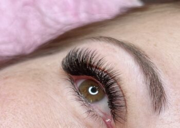 Volumentechnik Wimpernverlängerung